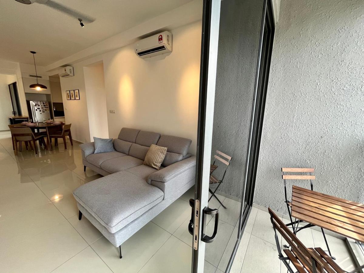 Ekocheras Residences By White Forest Suites