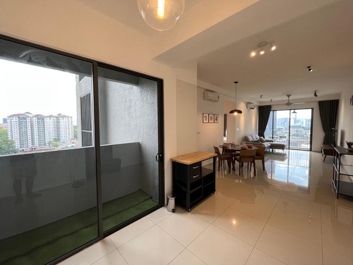 Apartemen Ekocheras Residences By White Forest Suites Kuala Lumpur